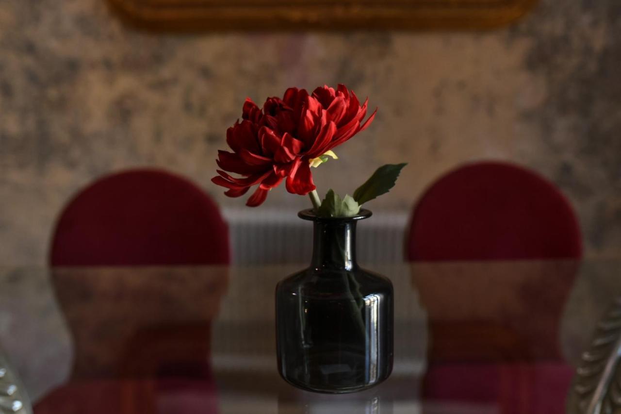 The Brancovanian Apartment - Cismigiu Park Bucarest Esterno foto